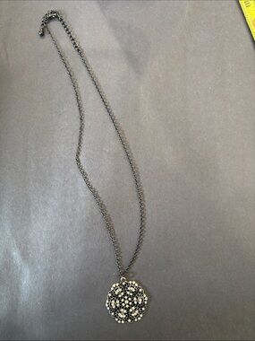Filigree Medallion Pendant Necklace in Black and Gold